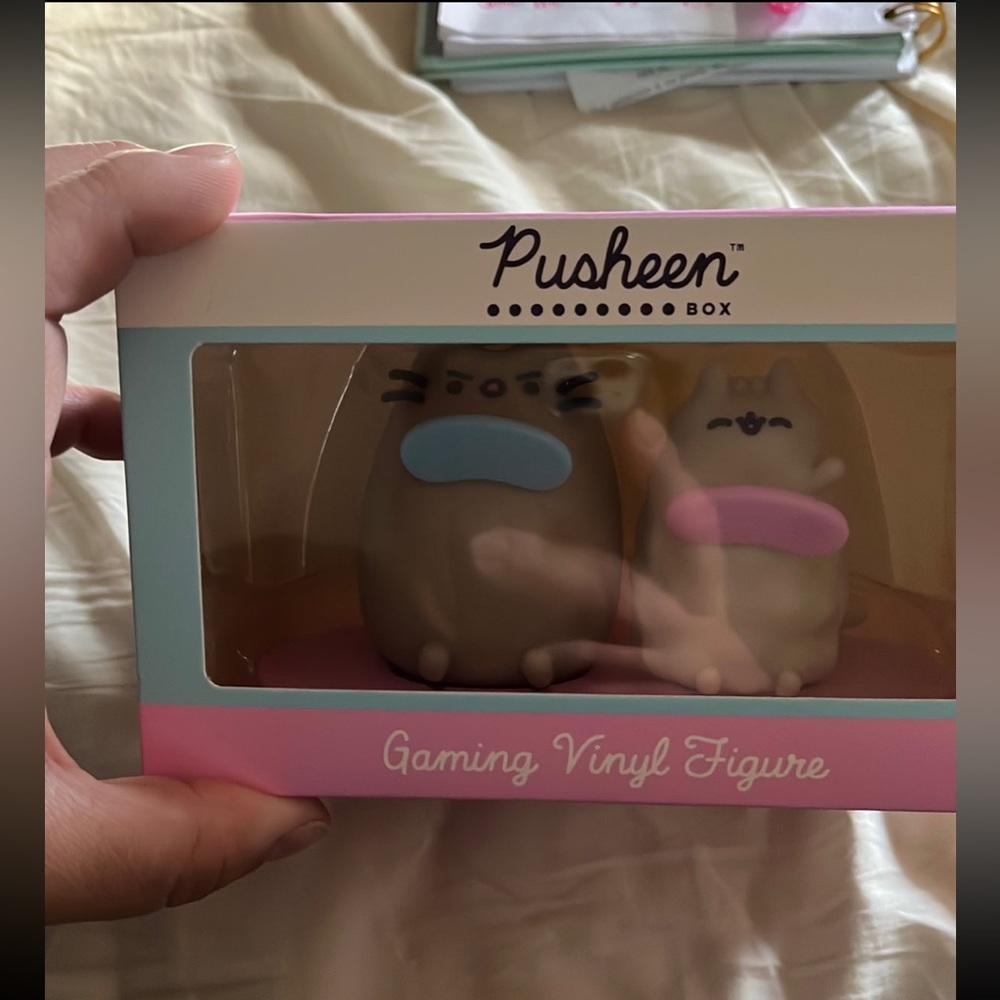 Pusheen winter box Pusheen & stormi gaming vinyl figure